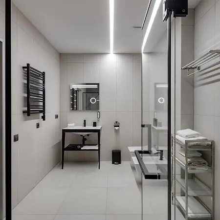 Club Hotel