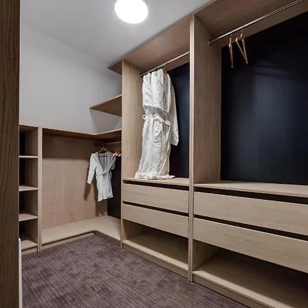 Club Hotel 4*