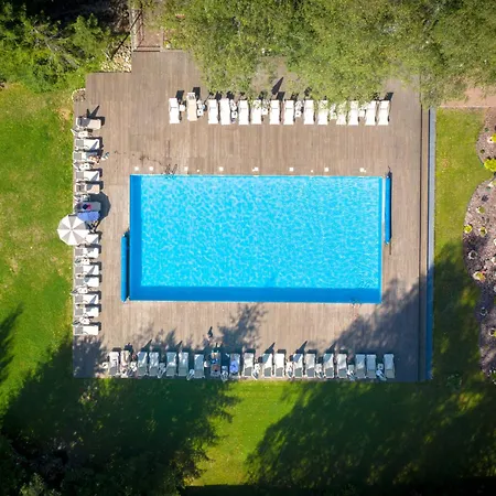 Club Hotel